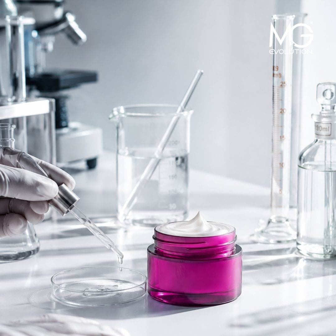 NAD+ i NMN – dlaczego te składniki przyciągają uwagę branży beauty?